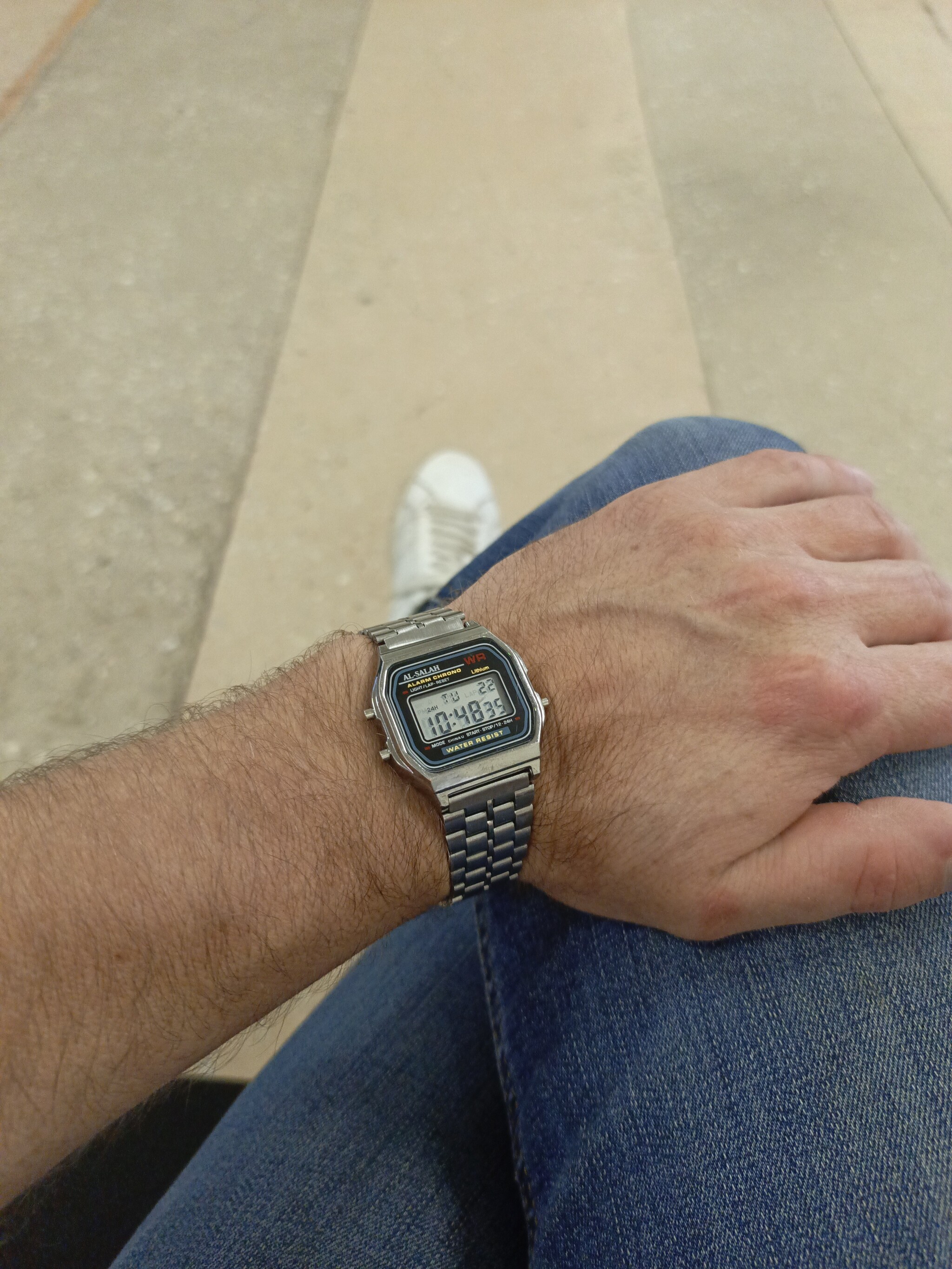 Монтана, джинсы и белые кроссы | Пикабу