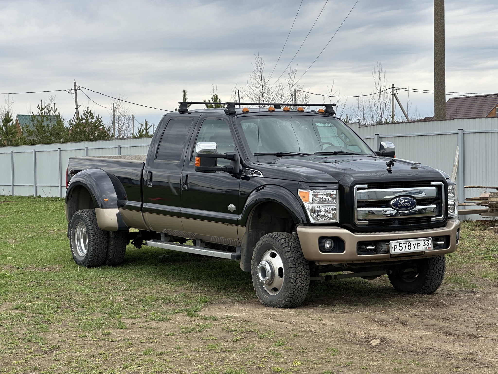 Редкий зверь в России - огромный пикап Ford F350 Super Duty | Пикабу