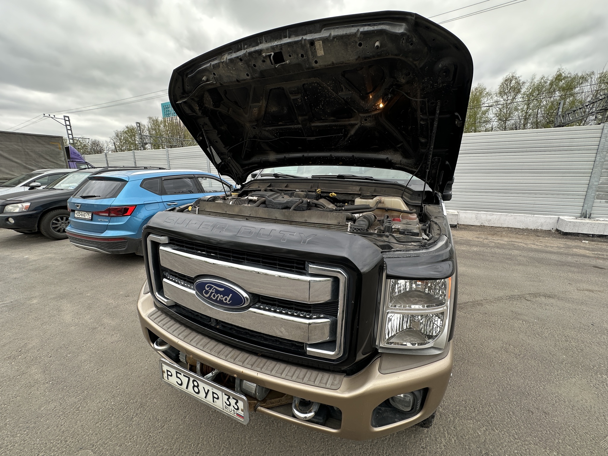 Редкий зверь в России - огромный пикап Ford F350 Super Duty | Пикабу