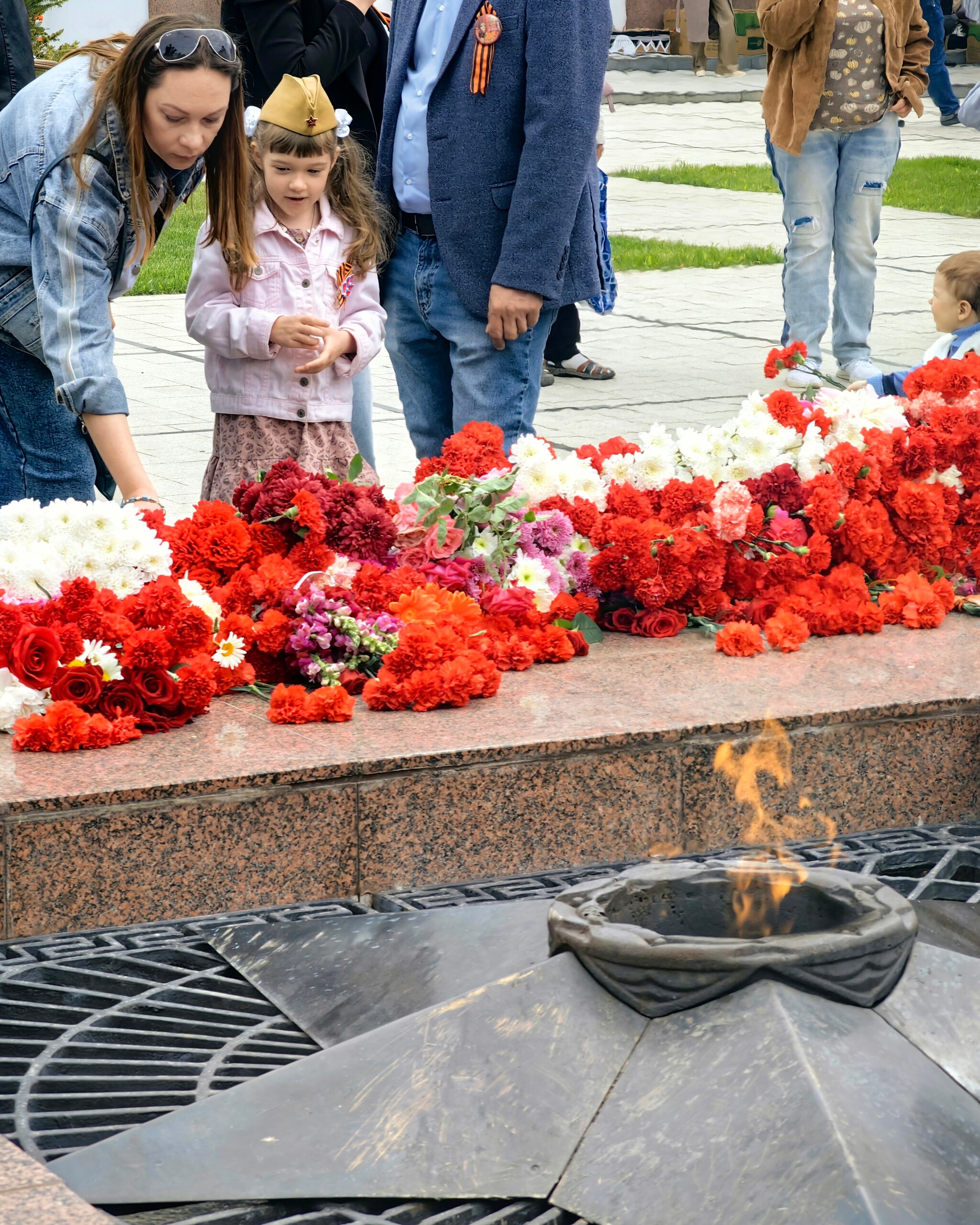 У вечного огня | Пикабу