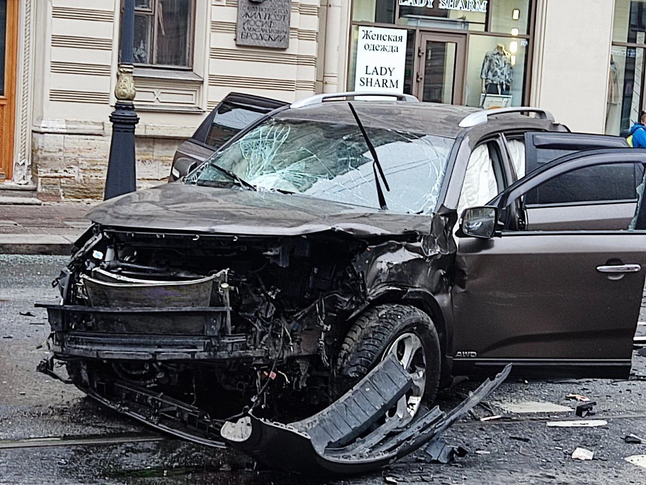 Нетрезвый мигрант устроил ДТП со смертельным исходом в центре Петербурга |  Пикабу