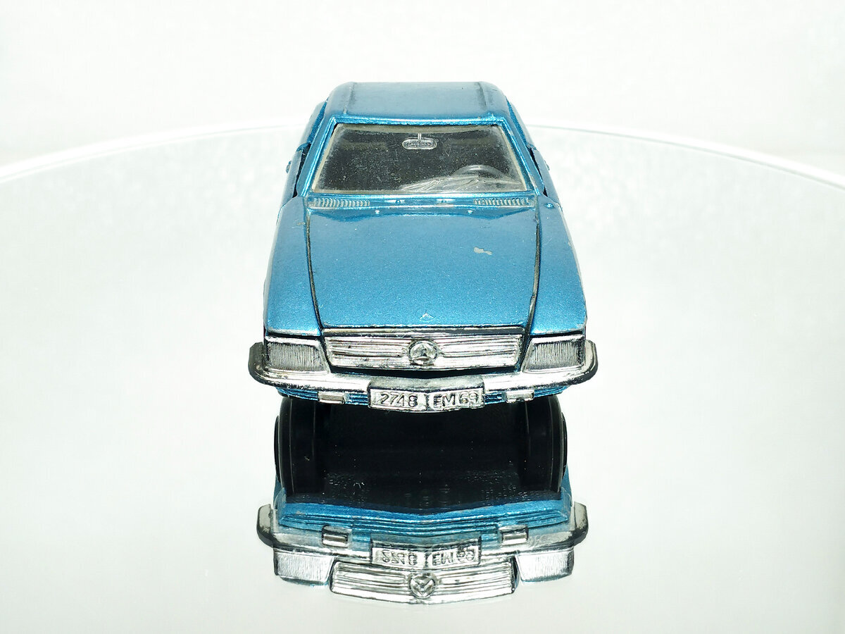 Модель автомобиля Mercedes-Benz 350 SL из серии Jet-Car de Norev в масштабе  1:43 | Пикабу