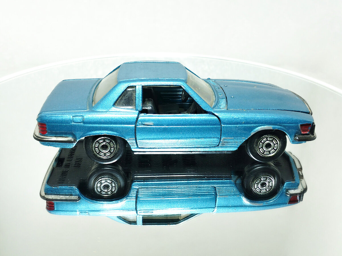 Модель автомобиля Mercedes-Benz 350 SL из серии Jet-Car de Norev в масштабе  1:43 | Пикабу