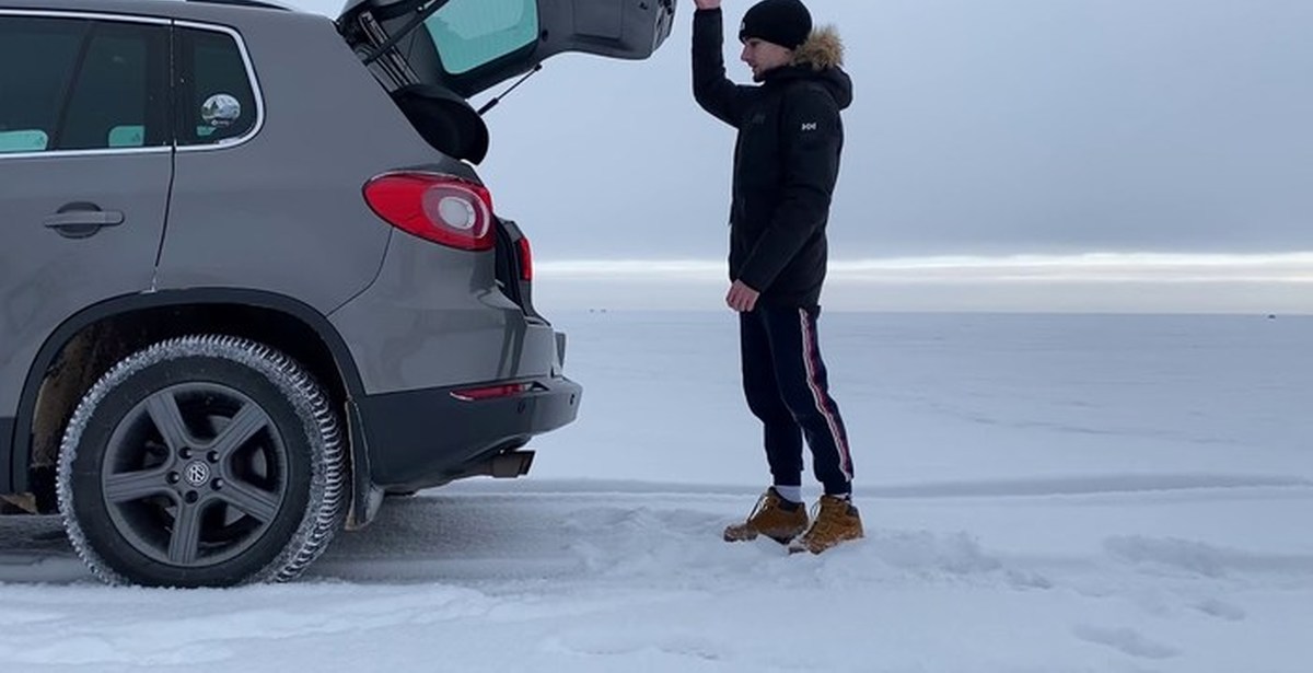 Выдвижной стол в багажник