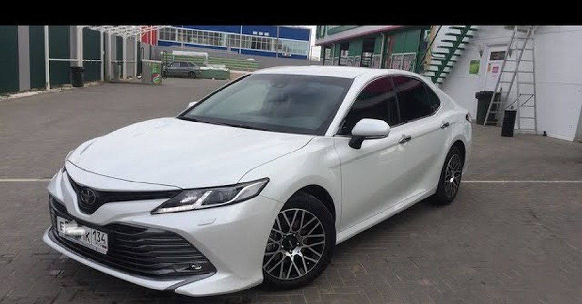 Тойота камри 70 белый. Toyota Camry xv70 белая. Camry 70 белый перламутр. Тойота Камри 2018 белая. Тойота Камри 70 белая.