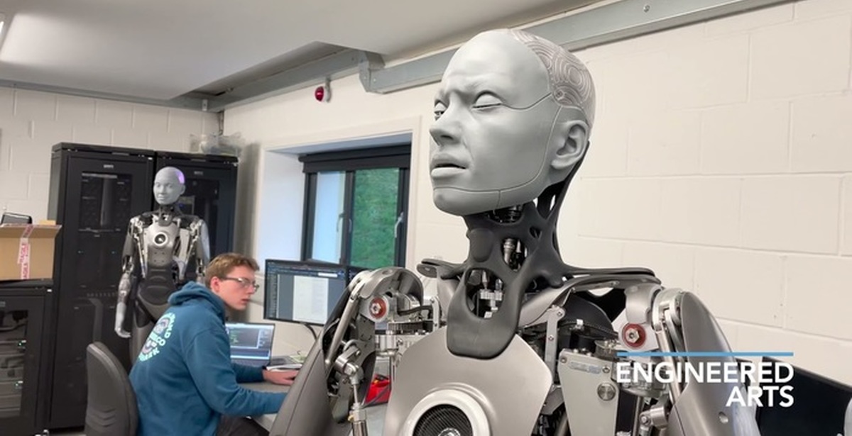 Найди своих роботов. Ameca humanoid Robot. Жена робот Великобритания.