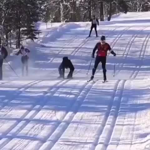 Ебут лыжницу онлайн