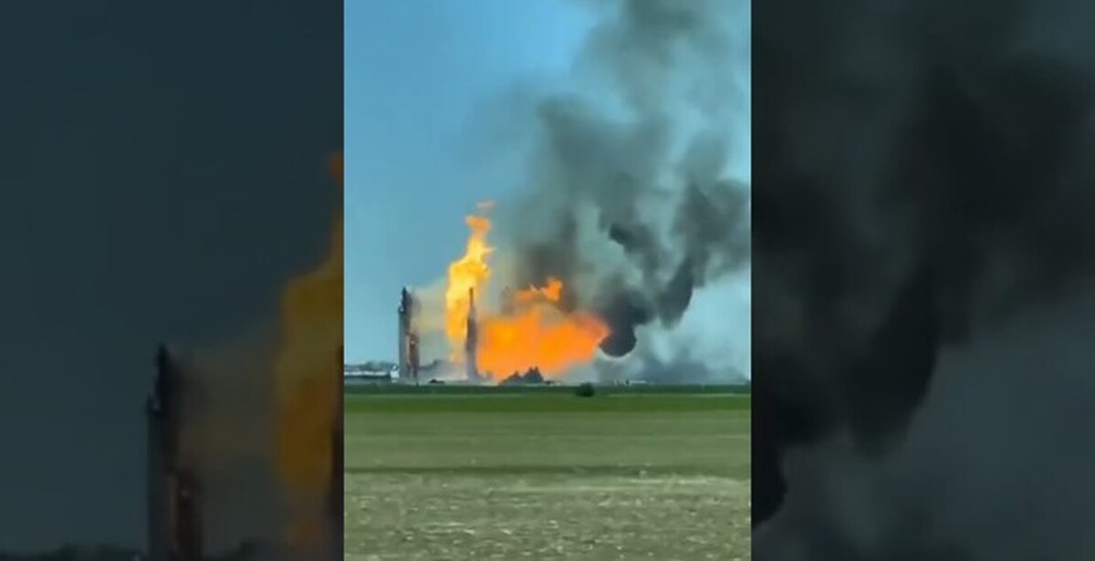 Взорвали завод в липецке. Взрыв на заводе удобрений в городе Уэст. Взрыв на нефтезаводе в Техасе 2005. Взрывы на американских газовых заводах.