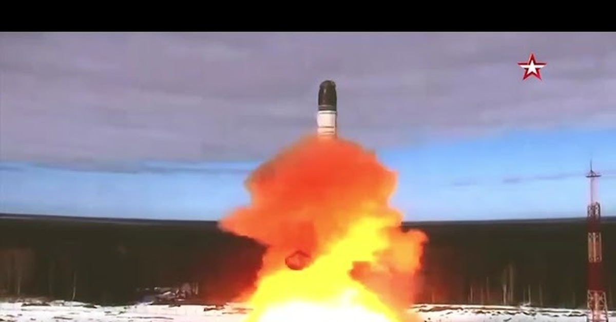 Мбр «сармат» рс-28. Ракета сармат. Сармат пуск 2022. Испытание ракеты сармат. Правда что взорвалась ракета сармат.