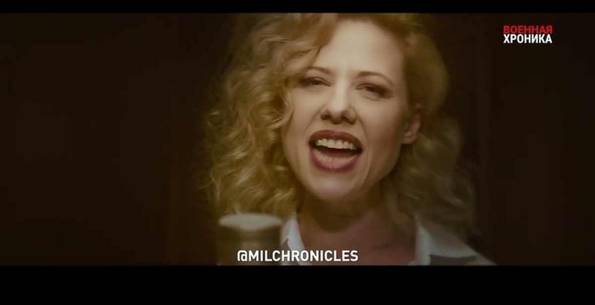 гитара с порванной струной. акустика гитара. парень под гитару. песня струна видео. полет струны вокальное исполнение.