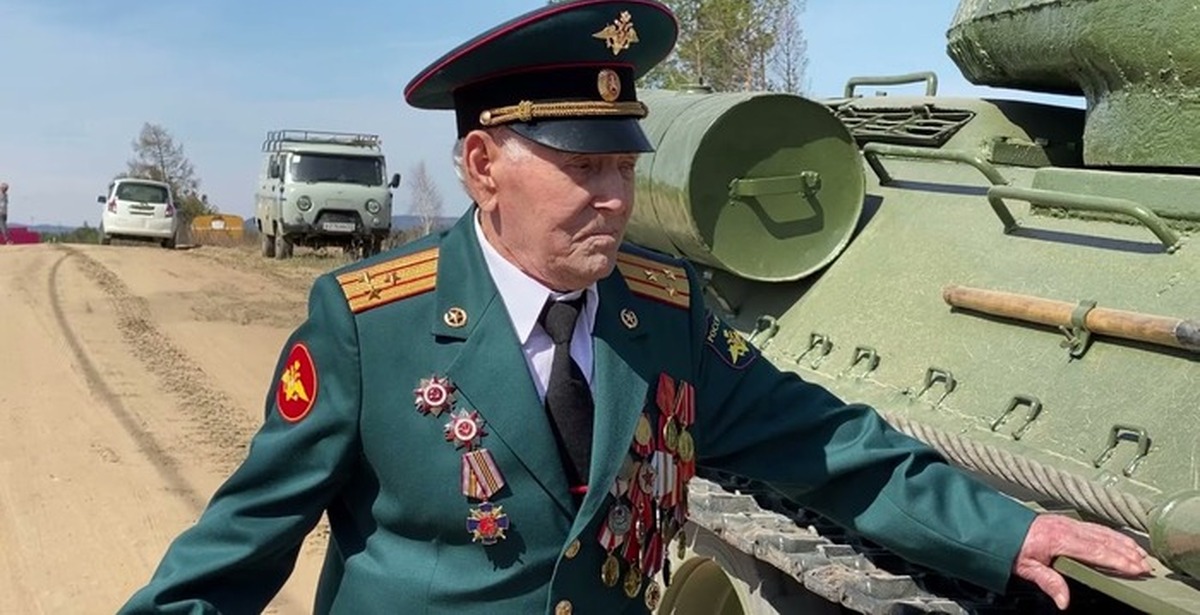 Танкист юнкер. Танкист юнкер. Экипаж танка. Калбазов бронеходчики. Константин калбазов юнкер.