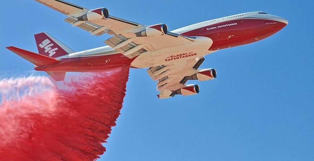 Пожарный самолет. Самолет 747 Global Supertanker. Пожарный Боинг 747. Пожарный самолет Боинг 747. Пожарный самолет Боинг 747 Супертанкер.