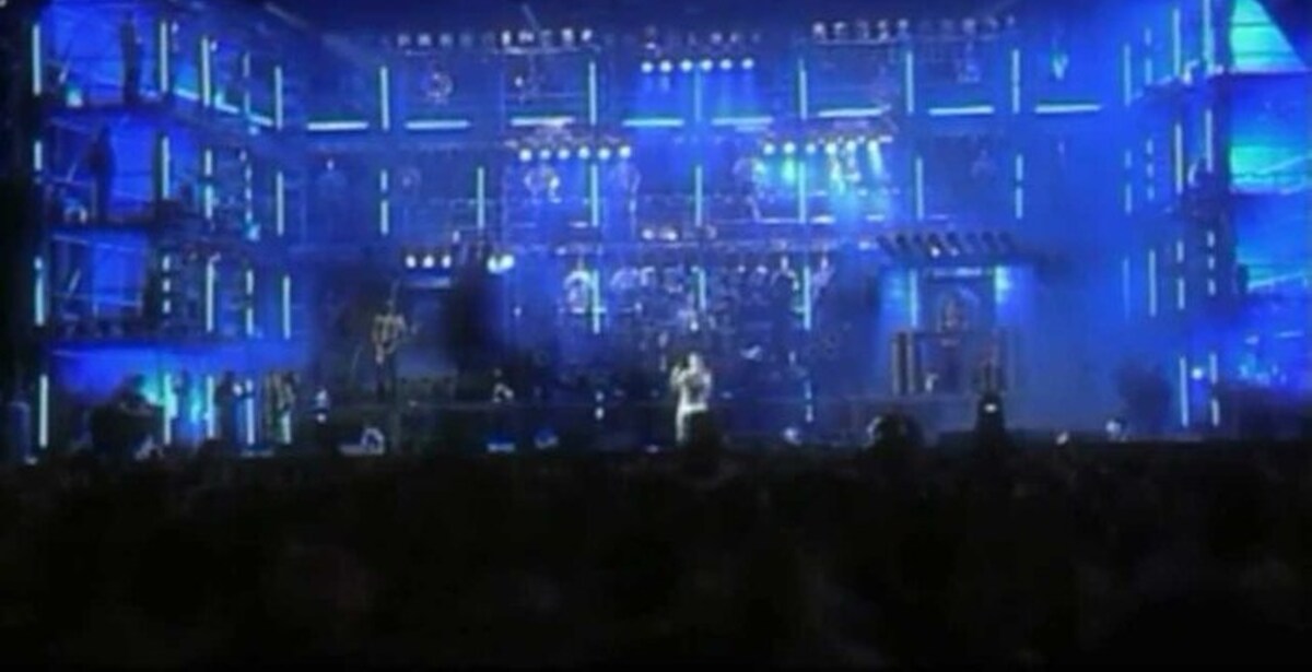 Рамштайн концерт 1998. Рамштайн лайв аус Берлин 1998. Рамштайн концерт в Берлине 1998. Концерт рамштайн в Берлине. 1999 - Live aus Berlin.