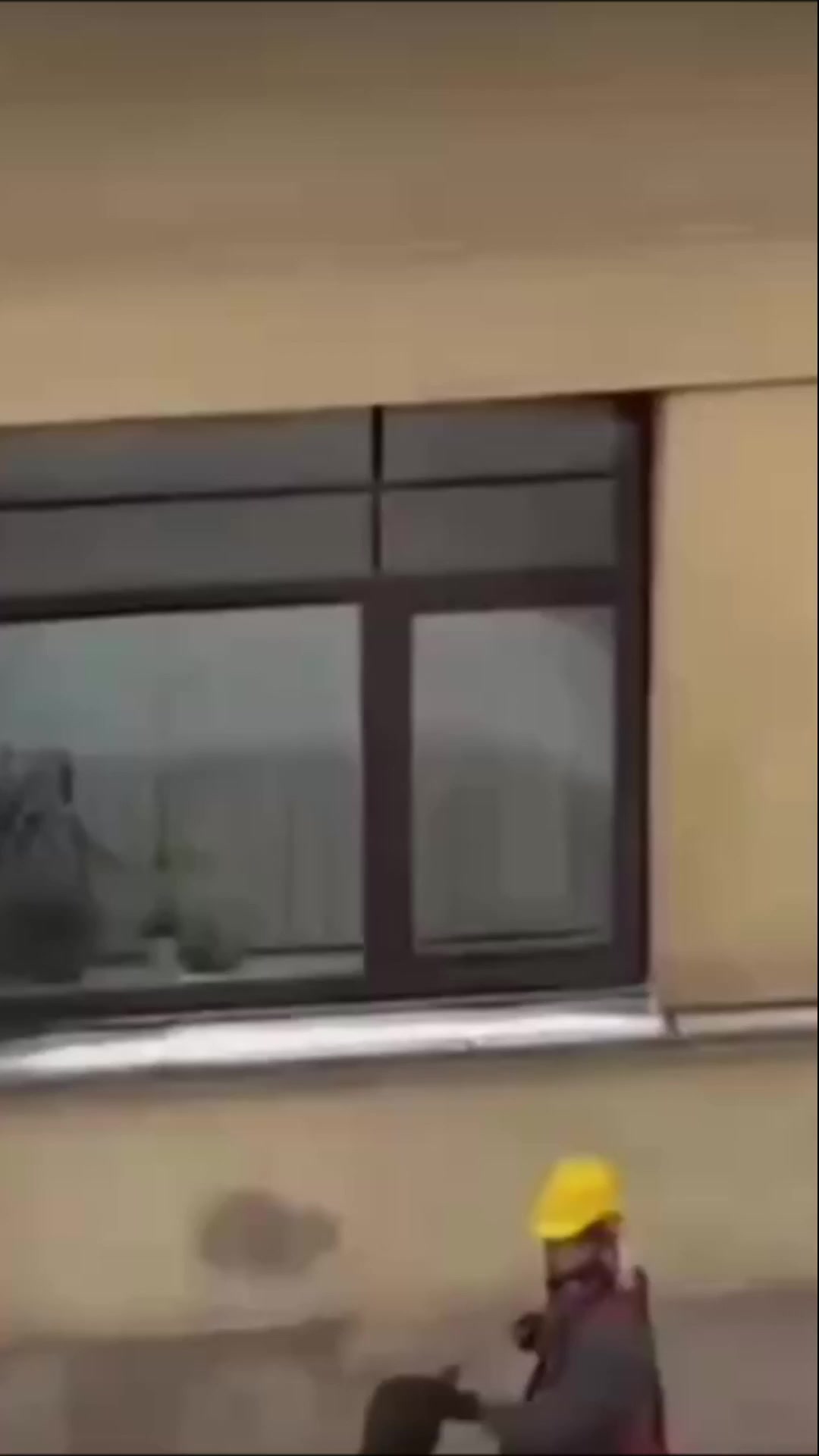 Маски на уборке сосулек
